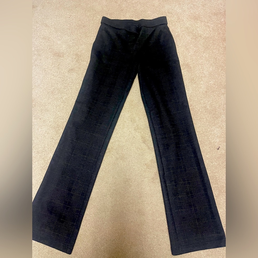 Nice plaid dress pant. Great for a day in the office or a casual evening out.